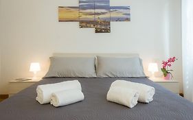 Canacci Stylish 2 Bedroom